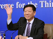 尹蔚民回應(yīng)熱點(diǎn)：就業(yè)、養(yǎng)老、延遲退休