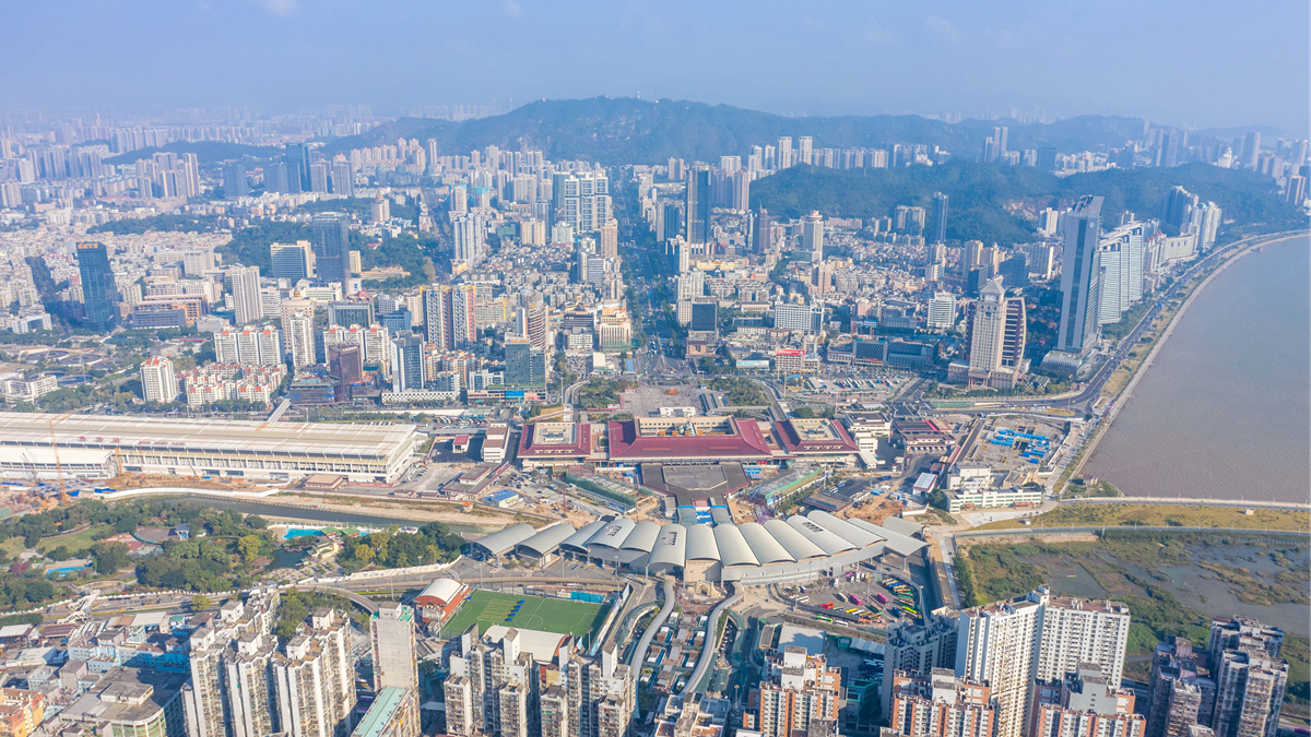 背靠祖國支持，發(fā)揮澳門所長——回歸20年澳門與內地共享發(fā)展機遇