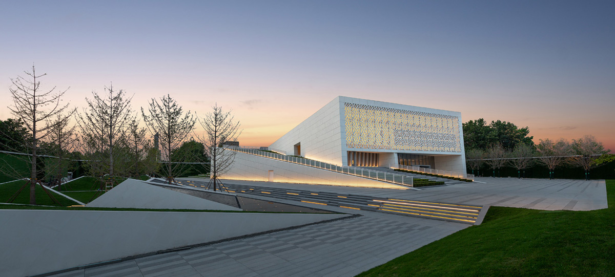 中央商務(wù)區(qū)展示中心正式對(duì)外開放，拉開了這座百年城市煥新升級(jí)的大幕