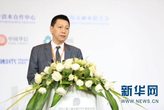 龍元建設(shè)集團副董事長、總裁賴朝暉發(fā)表主旨演講