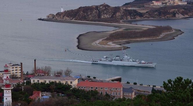 贊！網(wǎng)友俯拍解放軍旅順軍港