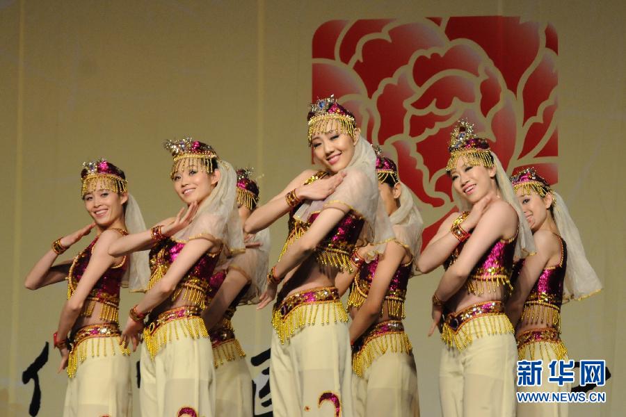 “四海同春”藝術(shù)團(tuán)圓滿(mǎn)結(jié)束美加演出