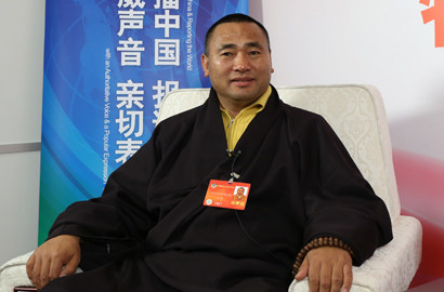全國政協(xié)委員東寶仲巴·呼圖克圖做客新華網(wǎng)、中國政府網(wǎng)兩會(huì)訪談