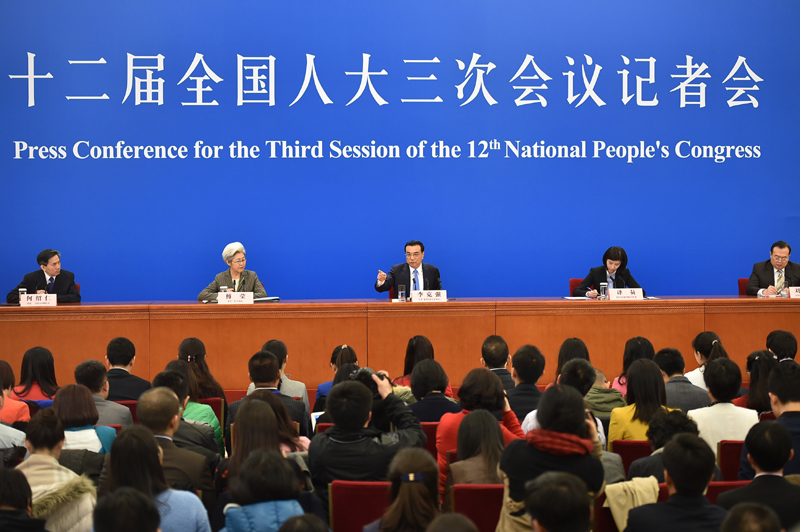 3月15日，國務(wù)院總理李克強在北京人民大會堂與中外記者見面，并回答記者提問。新華社記者 李然 攝
