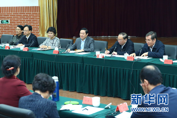 4月12日，中共中央政治局委員、中央書記處書記、中宣部部長劉奇葆在北京出席“走向世界的中國兒童文學(xué)”座談會并講話。 新華社記者丁海濤攝