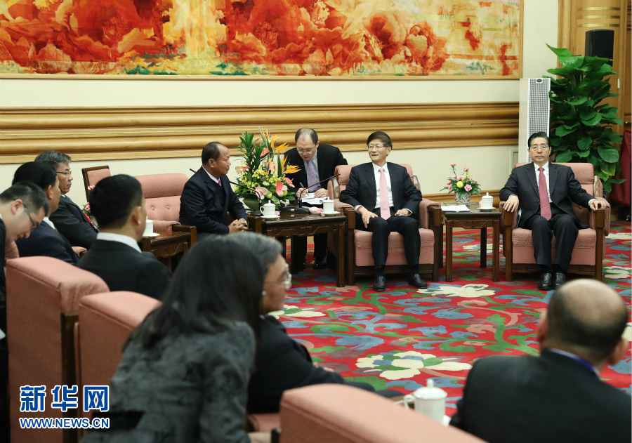 12月27日，中共中央政治局委員、中央政法委書記孟建柱在北京集體會見出席湄公河流域執(zhí)法安全合作機制成立五周年部長級會議的各國代表團團長。新華社記者 王曄 攝 