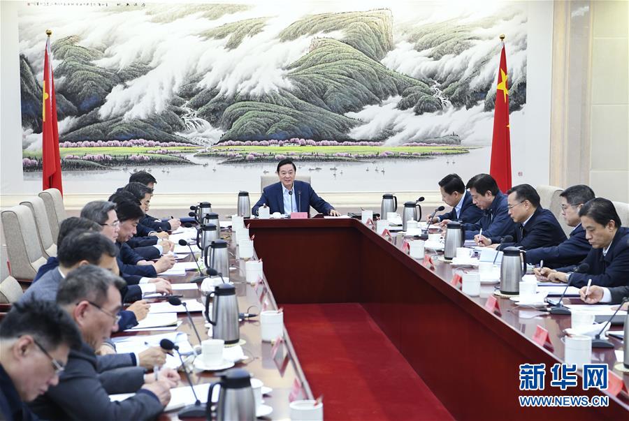 2月24日，中共中央政治局委員、中央書記處書記、中宣部部長劉奇葆出席國家高端智庫理事會擴大會議。 新華社記者 張領(lǐng) 攝