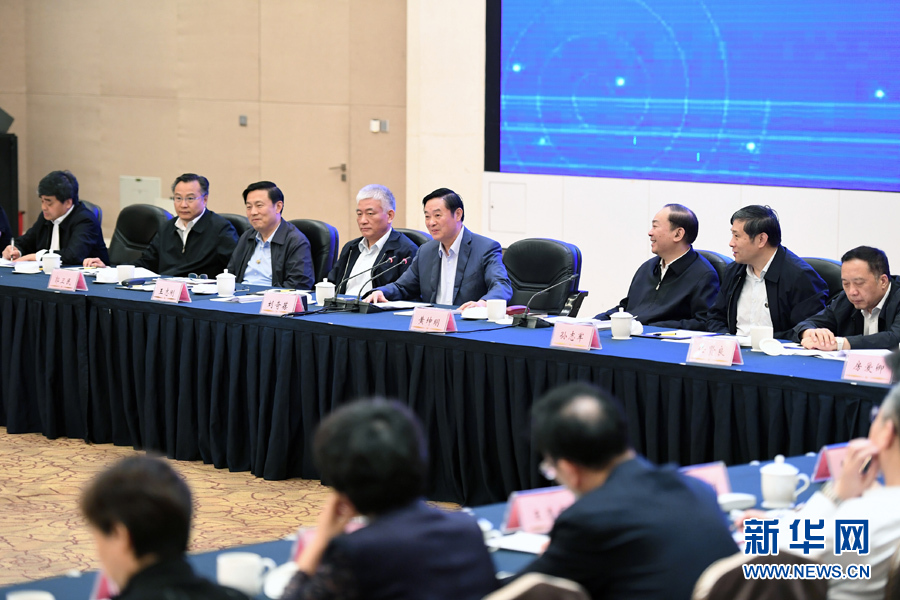 5月11日，中宣部在深圳召開深化文化體制改革座談會。中共中央政治局委員、中央書記處書記、中宣部部長劉奇葆出席會議并講話。 新華社記者張領(lǐng) 攝