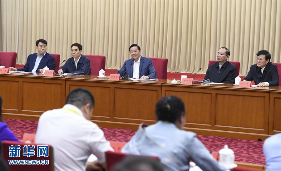 5月18日，中共中央政治局委員、中央書記處書記、中宣部部長劉奇葆在北京出席紀念新華書店成立80周年座談會并講話。 新華社記者 張領(lǐng) 攝