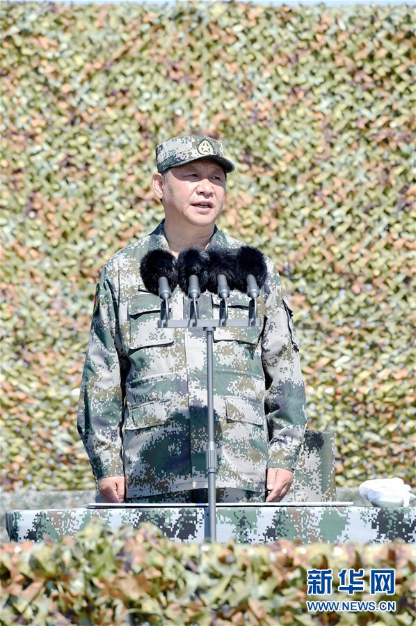 7月30日上午，慶祝中國(guó)人民解放軍建軍90周年閱兵在朱日和聯(lián)合訓(xùn)練基地隆重舉行。中共中央總書(shū)記、國(guó)家主席、中央軍委主席習(xí)近平檢閱部隊(duì)并發(fā)表重要講話。新華社記者 蘭紅光攝