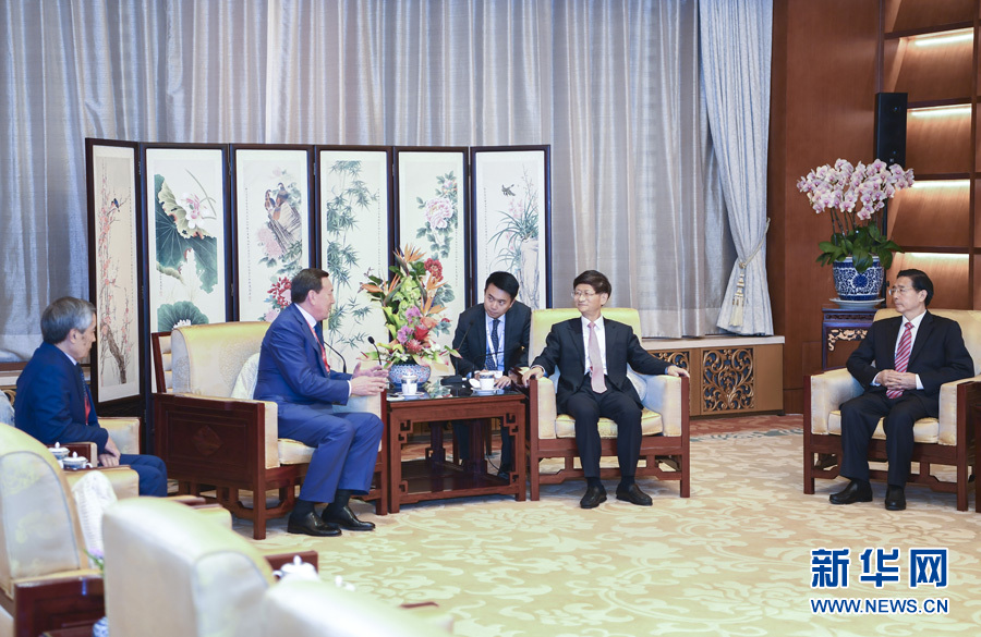 9月26日，中共中央政治局委員、中央政法委書記孟建柱在北京會見來華出席國際刑警組織第86屆全體大會的哈薩克斯坦內(nèi)務(wù)部長卡西莫夫。國務(wù)委員、公安部部長郭聲琨參加有關(guān)會見。新華社記者 張領(lǐng) 攝