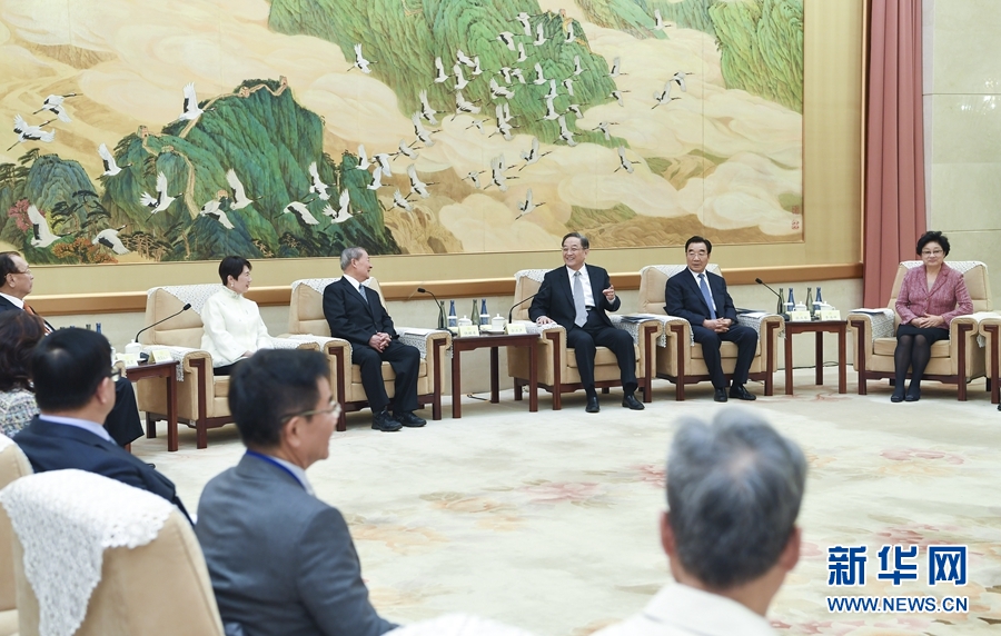 11月7日，全國(guó)政協(xié)主席俞正聲在北京會(huì)見(jiàn)饒穎奇率領(lǐng)的臺(tái)灣民意代表交流參訪(fǎng)團(tuán)。新華社記者張領(lǐng)攝