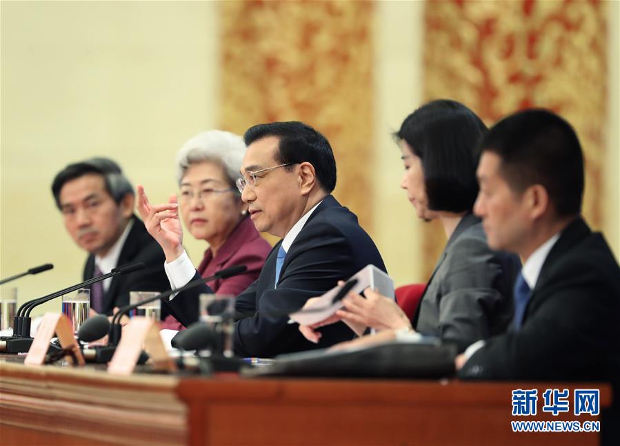 （兩會·總理記者見面·XHDW）（10）李克強(qiáng)總理與中外記者見面 