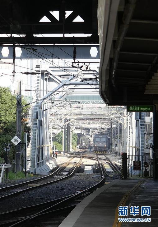 （圖文互動）（5）四十年、一扇窗——兩地值守者眼中的羅湖橋