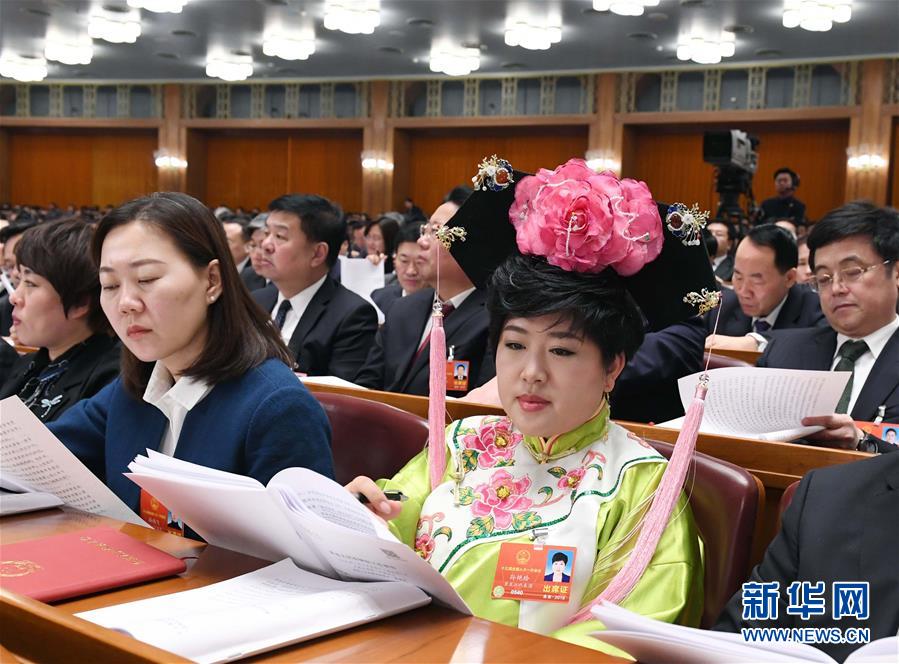 （兩會(huì)·基層代表履職故事）（1）全國(guó)人大代表孫艷玲：做好非遺事業(yè)，讓古老技藝活起來(lái)