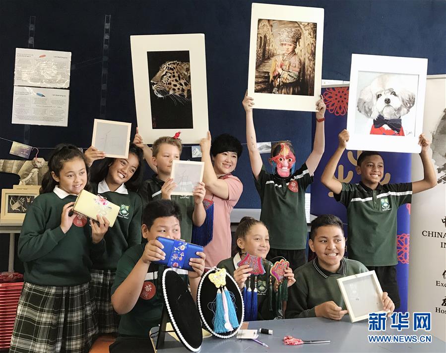 （兩會(huì)·基層代表履職故事）（5）全國(guó)人大代表孫艷玲：做好非遺事業(yè)，讓古老技藝活起來(lái)