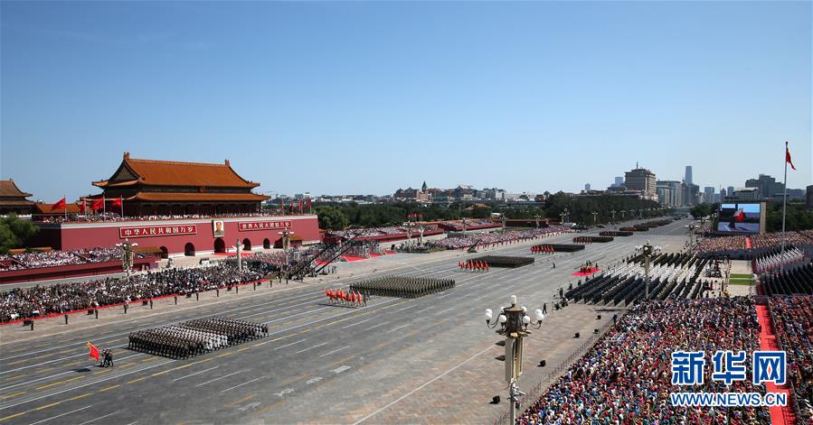 （新華全媒頭條·強軍思想引領(lǐng)新征程·圖文互動）（1）那一刻，我們光榮接受檢閱