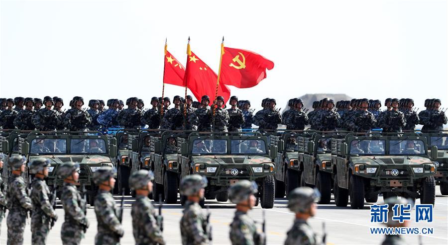 （新華全媒頭條·強軍思想引領(lǐng)新征程·圖文互動）（8）那一刻，我們光榮接受檢閱