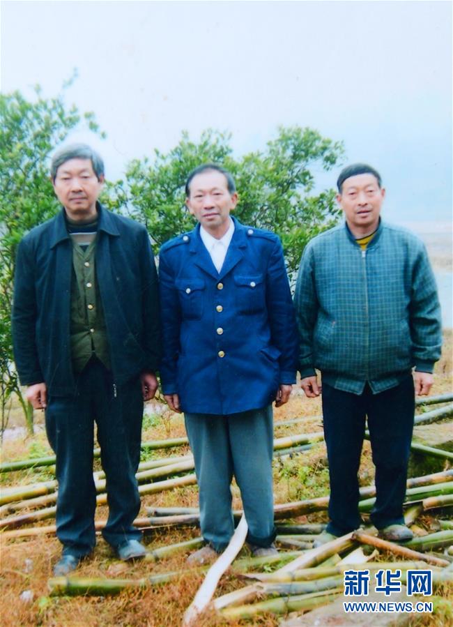 （新華全媒頭條·愛(ài)國(guó)情 奮斗者·圖文互動(dòng)）（11）致敬，為祖國(guó)獻(xiàn)身的英雄！