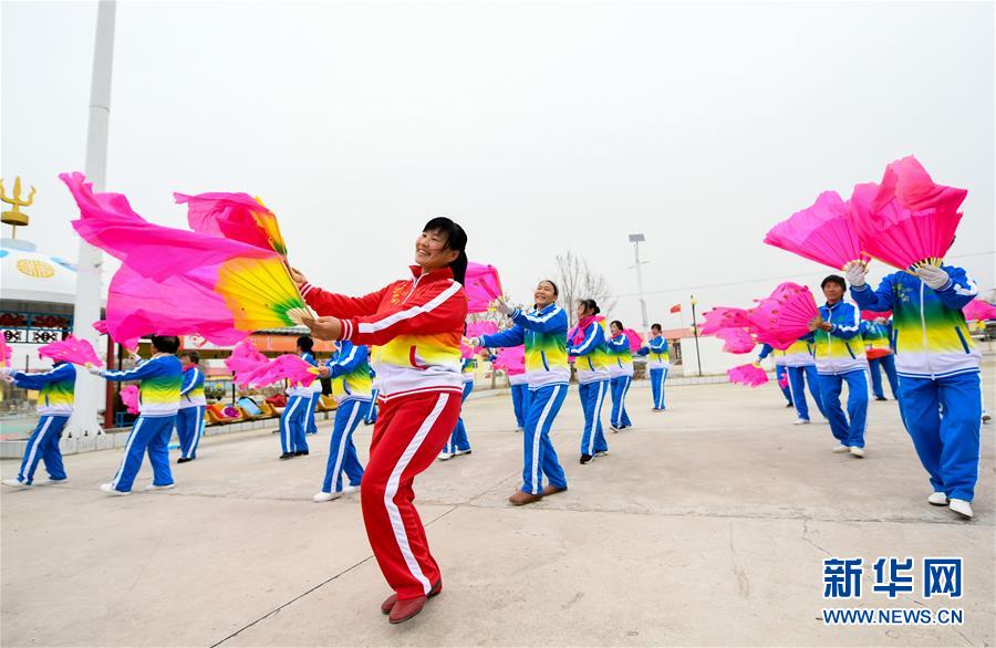 （壯麗70年·奮斗新時(shí)代·圖文互動(dòng)）（6）情同一家，守望相助，共奔小康——內(nèi)蒙古興安盟巴彥敖包嘎查民族團(tuán)結(jié)見聞