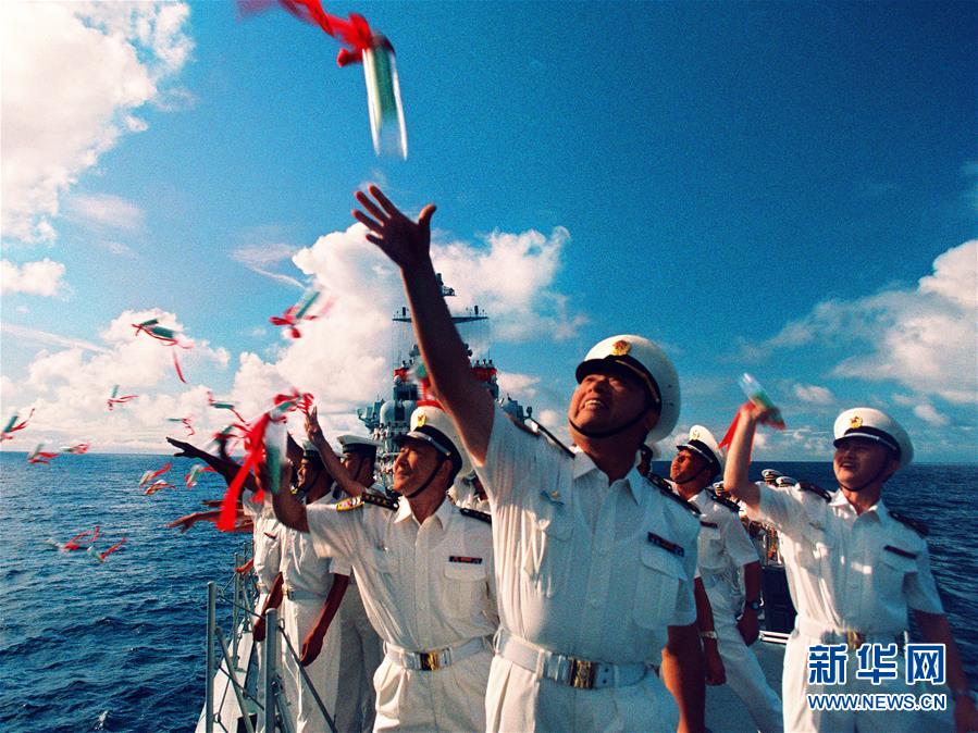 （新華全媒頭條·人民海軍70年·圖文互動(dòng)）（1）向海圖強(qiáng)春潮涌——黨中央、中央軍委和習(xí)主席關(guān)心人民海軍建設(shè)發(fā)展紀(jì)實(shí)