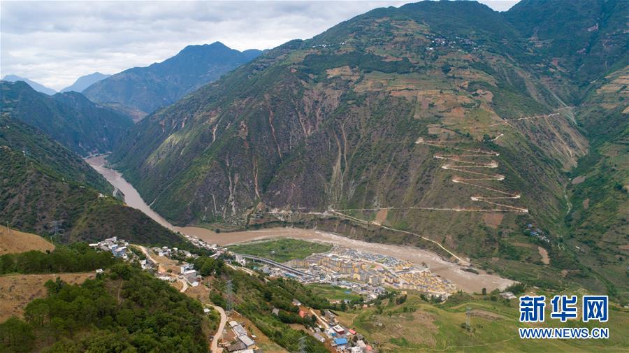 （直過民族脫貧攻堅(jiān)·圖文互動）（3）下山！傈僳群眾開啟新生活