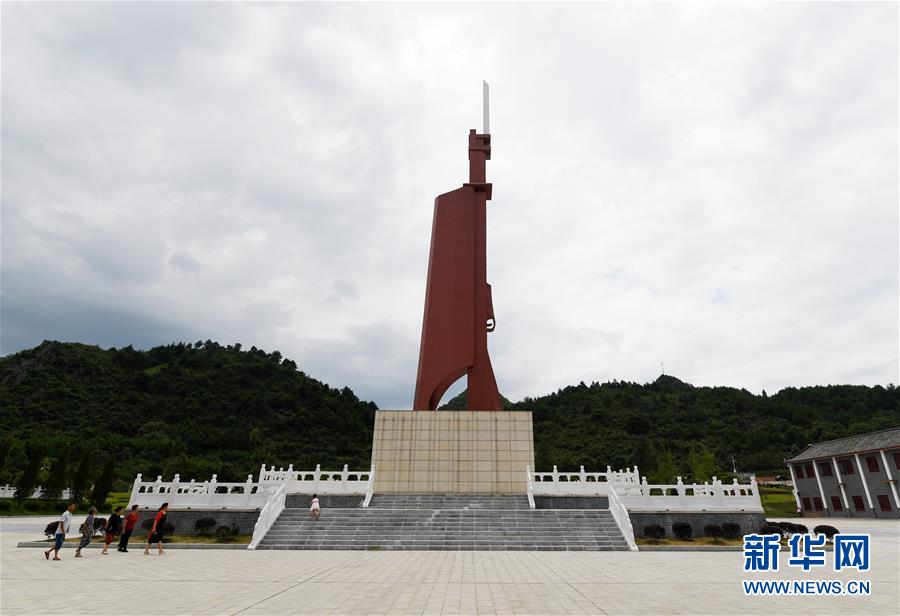 （壯麗70年·奮斗新時(shí)代——記者再走長征路·圖文互動(dòng)）（2）他們，找到了3000多個(gè)紅軍烈士的名字