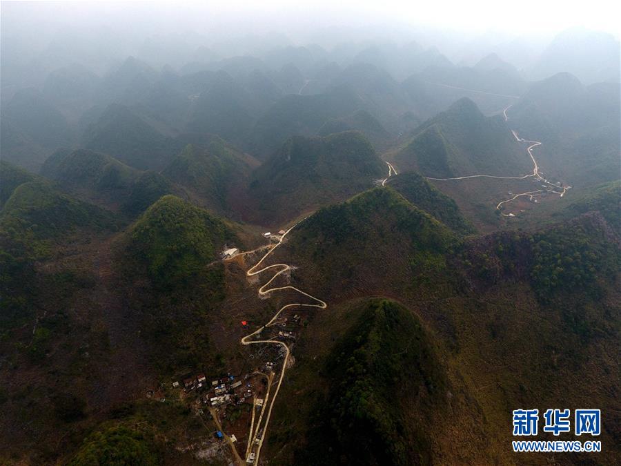 （壯麗70年·奮斗新時代——共和國發(fā)展成就巡禮）（10）人暢其行、貨暢其流——共和國交通運輸業(yè)發(fā)展成就巡禮