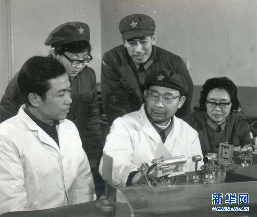 （愛國(guó)情 奮斗者·圖文互動(dòng)）（1）永不停轉(zhuǎn)的“陀螺”——追記中國(guó)工程院院士、國(guó)防科技大學(xué)教授高伯龍