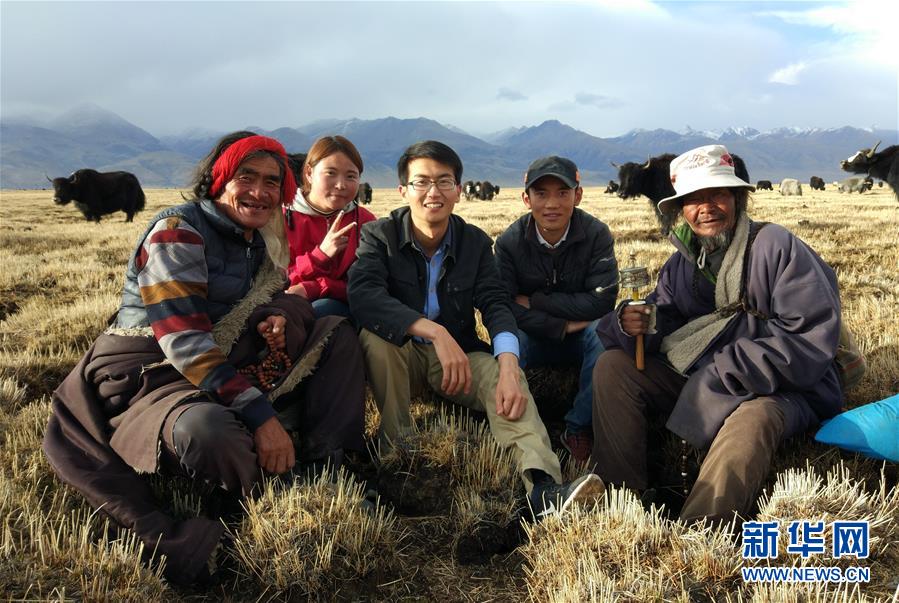 （在習近平新時代中國特色社會主義思想指引下——新時代新作為新篇章·總書記關(guān)心的百姓身邊事·圖文互動)（1）“我走進大山，是為了讓你走出大山”——大學生支教故事