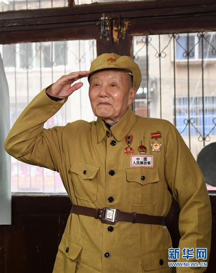 （壯麗70年·奮斗新時代——共和國榮光）（1）張富清：緊跟黨走，做黨的好戰(zhàn)士