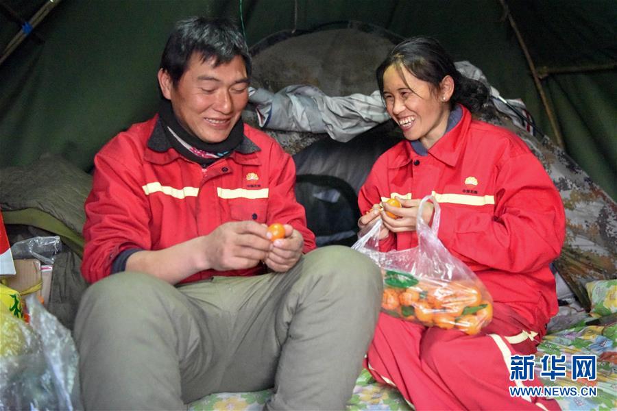 （新春走基層·圖文互動(dòng)）（7）寒冬里，“沙漠玫瑰”猶自綻放