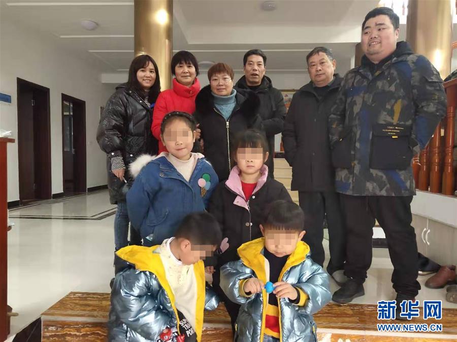 （聚焦疫情防控·圖文互動）（2）從武漢返鄉(xiāng)的一家人：“鄰里情割不斷，自行隔離是義務(wù)”