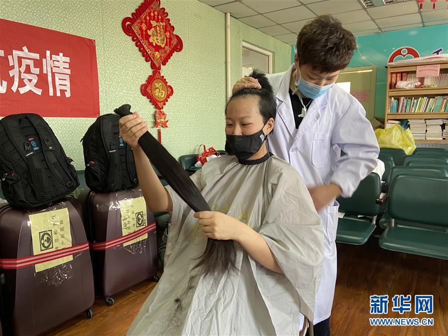 （聚焦疫情防控·圖文互動）（1）沖鋒向前，我們義無反顧——“戰(zhàn)疫”一線醫(yī)護人員群像