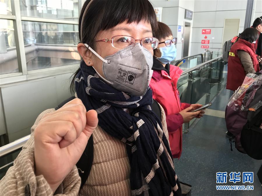 （熱點(diǎn)鮮報(bào)·圖文互動(dòng)）（2）三代人的約定：父母送我援湖北，我給孩子樹榜樣