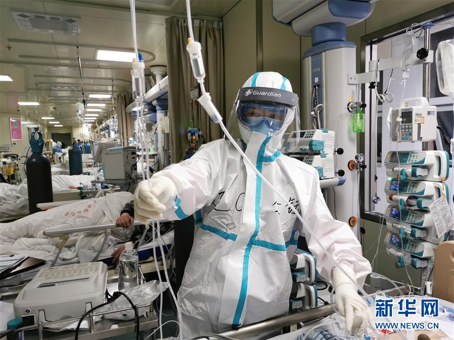 （一線抗疫群英譜·圖文互動）（3）生命之光，溫暖“無面之交”——記抗疫一線重癥監(jiān)護(hù)室90后護(hù)士金鈺 
