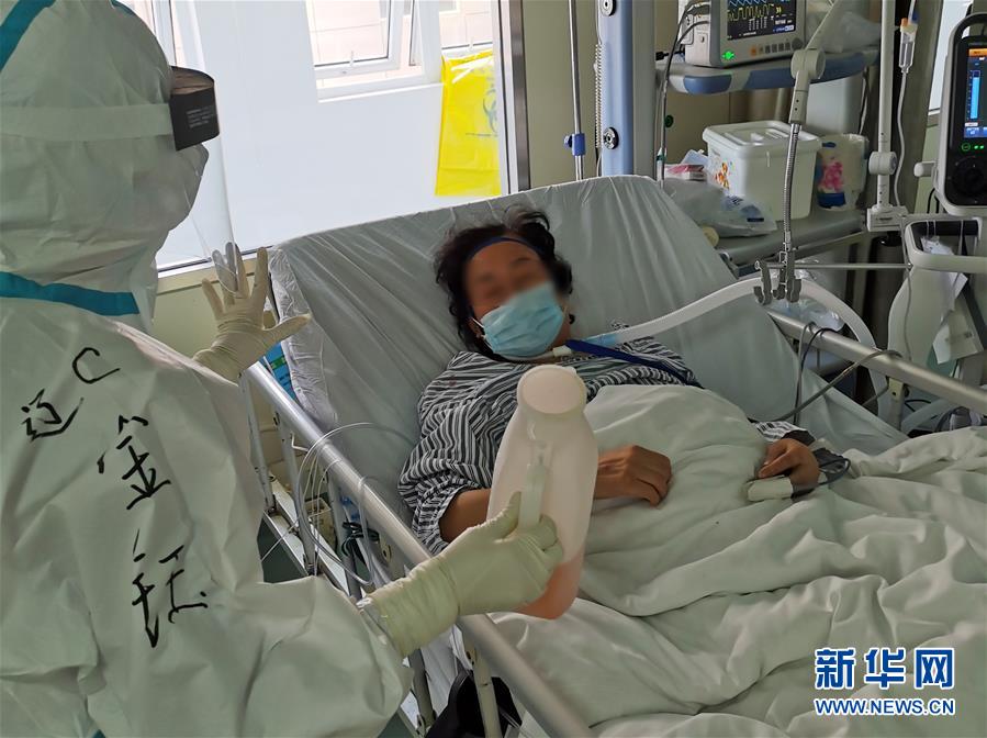（一線抗疫群英譜·圖文互動）（5）生命之光，溫暖“無面之交”——記抗疫一線重癥監(jiān)護(hù)室90后護(hù)士金鈺 