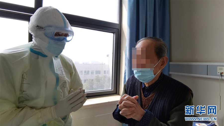 （聚焦疫情防控·圖文互動）（1）重癥醫(yī)生王洪亮：“沖在前，守到底”