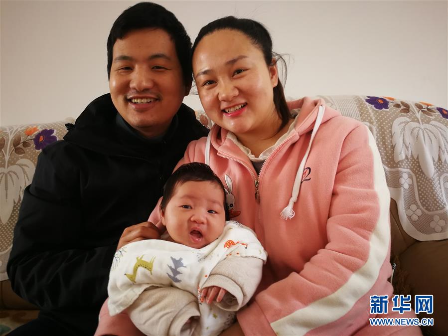 （一線抗疫群英譜·圖文互動）（6）羅文浩：“女兒，你的名字里有溫暖，有榮光！”