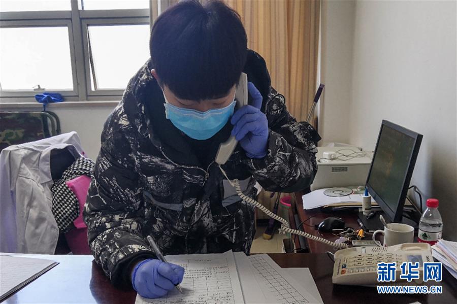 （一線抗疫群英譜·圖文互動(dòng)）（2）大學(xué)生志愿者譚藝西：在武漢，我和媽媽共戰(zhàn)“疫”