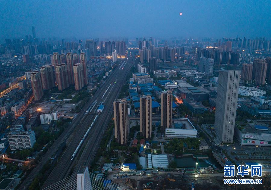 （新華全媒頭條&middot;圖文互動(dòng)）（4）武漢重啟，不負(fù)春天&mdash;&mdash;寫在武漢&ldquo;解封&rdquo;之際