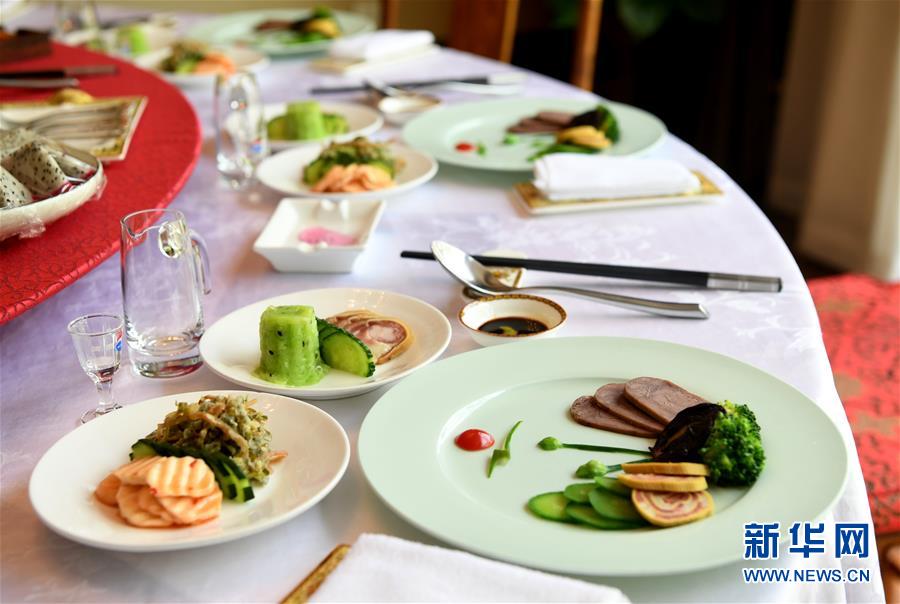（聚焦復(fù)工復(fù)產(chǎn)·圖文互動(dòng)）（2）“分得安心，吃得放心”——豫菜老字號(hào)的復(fù)工見聞