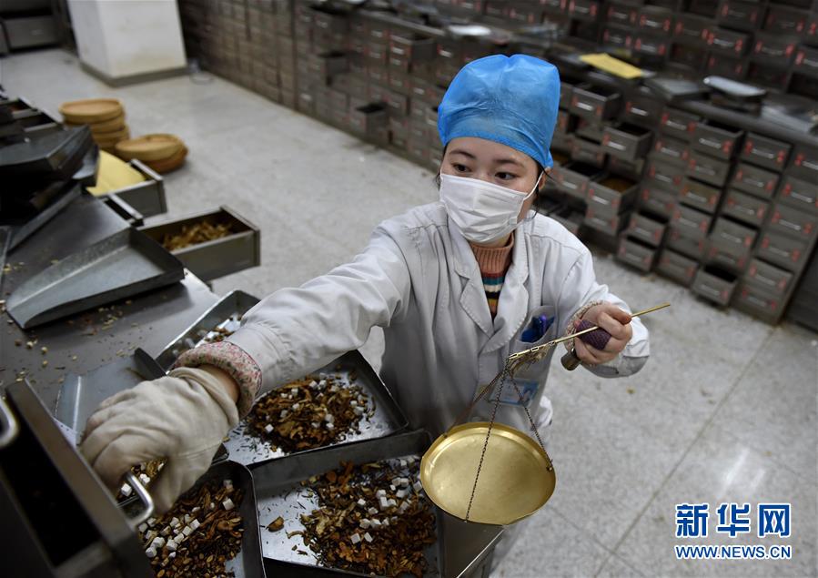 （聚焦疫情防控·圖文互動）（14）分秒必爭！一切為了治病救人——中國抗疫生命至上的生動實踐