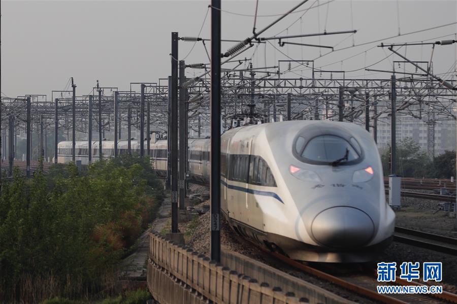 （新華全媒頭條·圖文互動）（1）這個春天，追尋奮斗者的腳步——寫在2020年“五一”國際勞動節(jié)到來之際