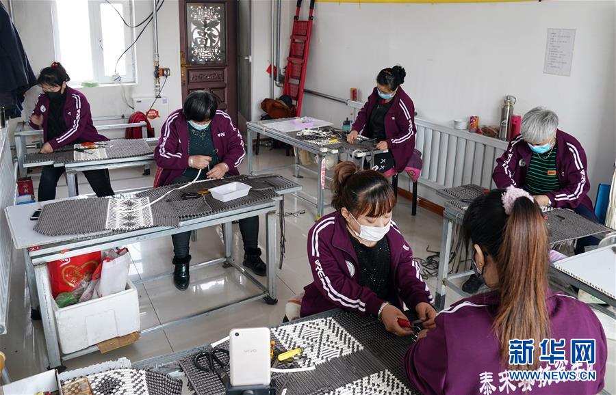 （在習(xí)近平新時(shí)代中國(guó)特色社會(huì)主義思想指引下——新時(shí)代新作為新篇章·習(xí)近平總書(shū)記關(guān)切事·圖文互動(dòng)）（2）助你飛翔，擁抱陽(yáng)光——助力殘疾人脫貧攻堅(jiān)故事