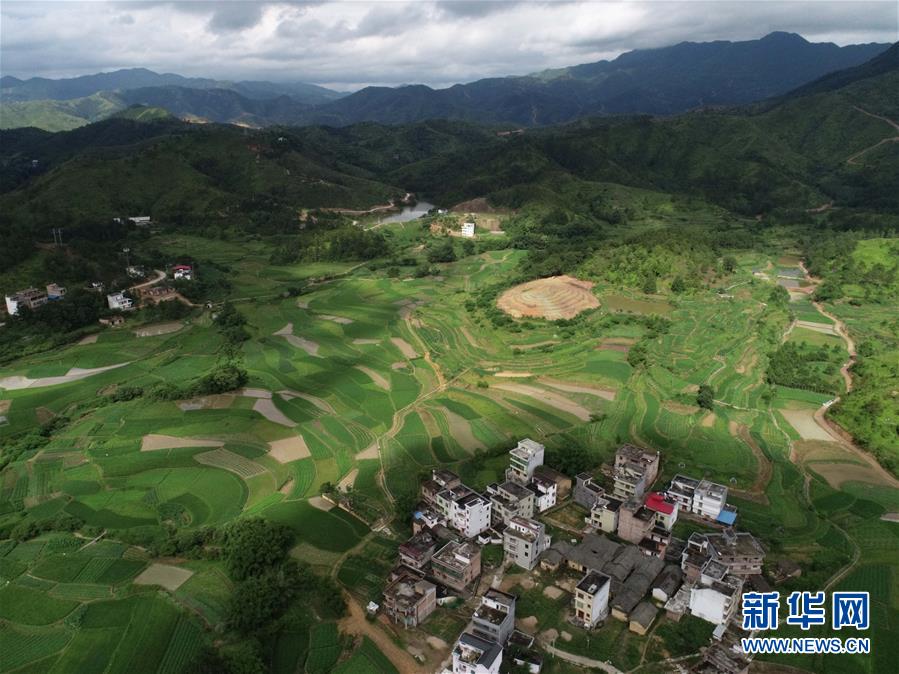 （在習(xí)近平新時(shí)代中國(guó)特色社會(huì)主義思想指引下——新時(shí)代新作為新篇章·習(xí)近平總書(shū)記關(guān)切事·圖文互動(dòng)）（4）新生活、新盼頭——脫貧攻堅(jiān)新形勢(shì)速覽