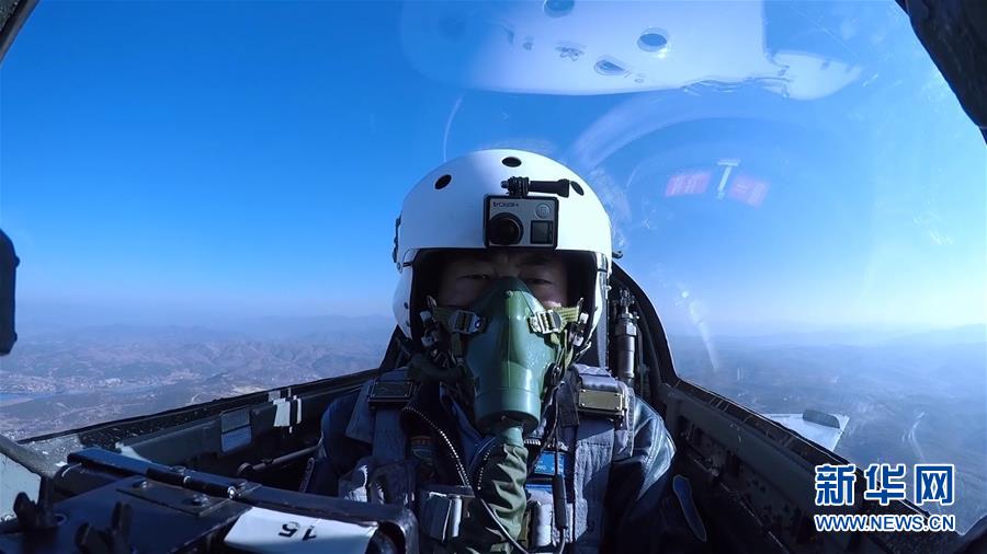 （圖文互動）（4）5290小時！中國空軍殲擊機(jī)飛行紀(jì)錄保持者光榮停飛