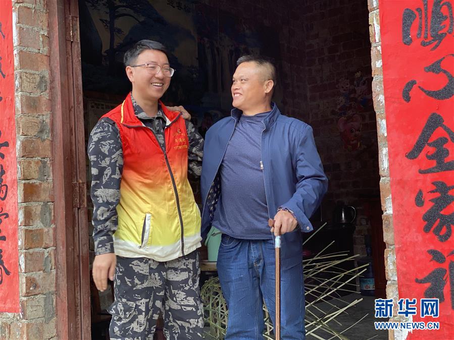 （在習(xí)近平新時(shí)代中國(guó)特色社會(huì)主義思想指引下——新時(shí)代新作為新篇章·習(xí)近平總書(shū)記關(guān)切事·圖文互動(dòng)）（4）青春做伴，西部放歌——走近扎根西部建設(shè)邊疆的大學(xué)生們