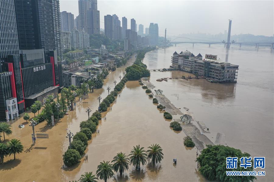 （防汛抗洪·圖文互動）（10）救援，在被洪水漫過的街巷之間——直擊重慶長江、嘉陵江抗洪一線
