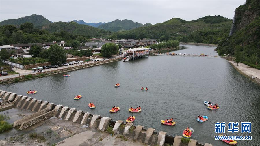 （新華全媒頭條·走向我們的小康生活·圖文互動(dòng)）（3）長(zhǎng)城腳下，小康村串成“珍珠鏈”